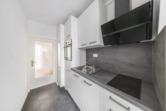 Modernisierte Küche einer Wohnung in Leipzig